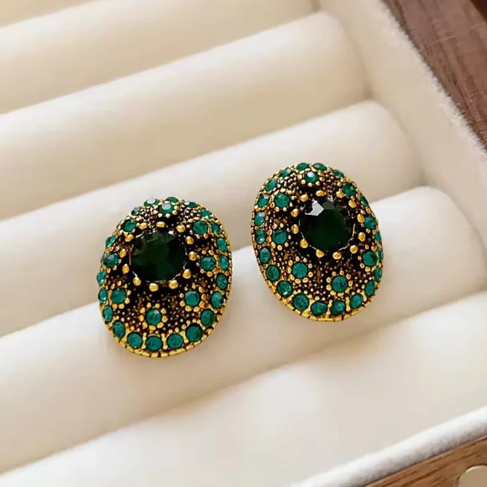 Vintage Green Crystal Stud Earrings Gold Tone Minimal Chic - Picture 2 of 4
